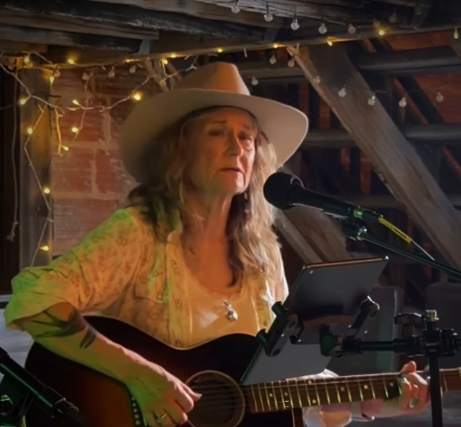 Candace Hastings Live at Industry